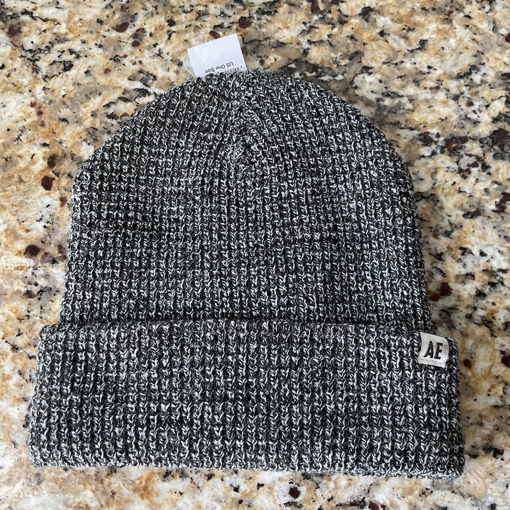 🎁AE Black and White Knit Beanie